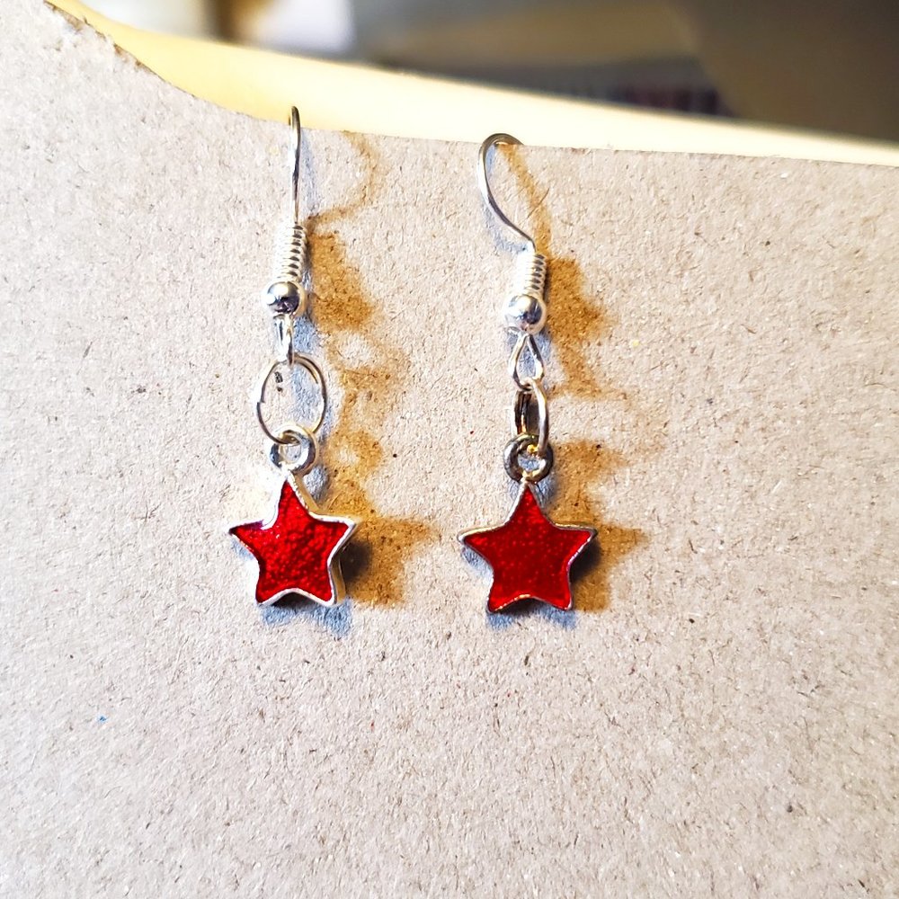 Silver Tone Hook Red Star Dangle Earrings Tony Alexander Jewelry Artisan Design